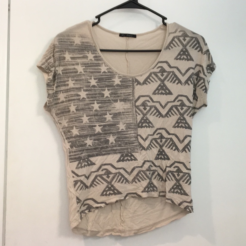 Patterned flowy shirt